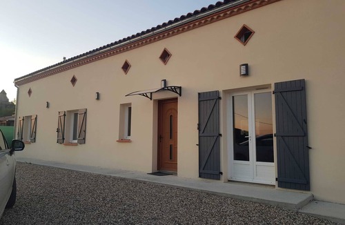 Clermont-Dessous Apartment | Homerez - Apartment in Clermont-Dessous
