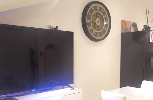 Aiguillon Apartment | Homerez - Appartement for 2 ppl. with swimming-pool and jacuzzi at Aiguillon