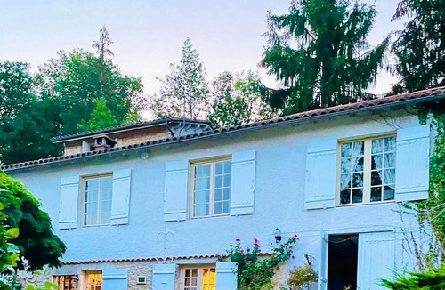 Negrondes House | Homerez - Beautiful house for 6 ppl. with swimming-pool at Négrondes