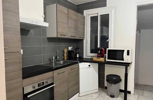 Lagord House | Homerez - Charming house in Lagord with private garden