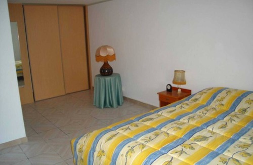 Mensignac Apartment | Homerez - Comfortable Apartment in Mensignac near Countryside