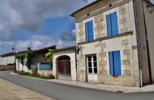 Saint-Andre-de-Lidon House | Homerez - House in Saint-André-de-Lidon