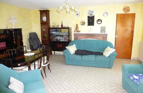 Saint-Andre-de-Lidon House | Homerez - House in Saint-André-de-Lidon