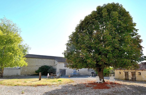 Saint-Palais-du-Ne House | Homerez - House in Saint-Palais-du-Né