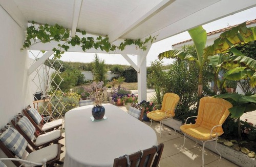 Le Bois-Plage-en-Re House | Homerez - House in Sainte-Marie-de-Ré