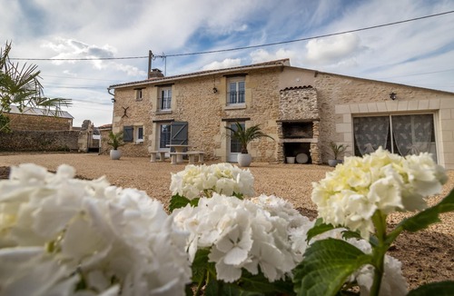 Arcay House | Homerez - Nice house with garden and terrace & Wifi
