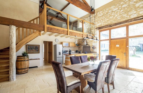 Sigoules Villa | Homerez - "Sigoulès villa with pool"