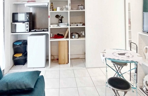 La Jarrie Apartment | Homerez - Studio with Pool in La Jarrie