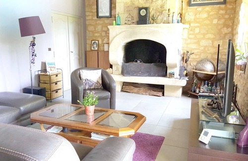 Fumel Villa | Homerez - Villa for 6 ppl. with swimming-pool, garden and terrace at Fumel