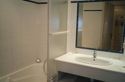 Aulnay Hotel | Hotel du Donjon