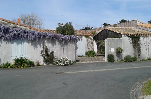 Saint-Clement-des-Baleines House | House 140 m2 -100m from the beach. 3 bedrooms - 3 bathrooms -3 toilets