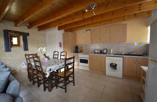 Sauze-Vaussais House | House ∙ 4 bedrooms ∙ 8 guests
