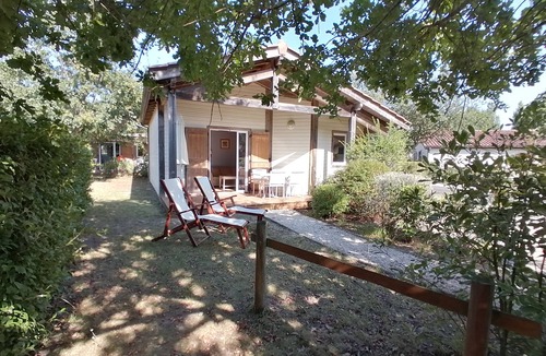 Parentis-en-Born House | House 4 persons, swimming pool, wifi - rental possible from Sunday to Sunday