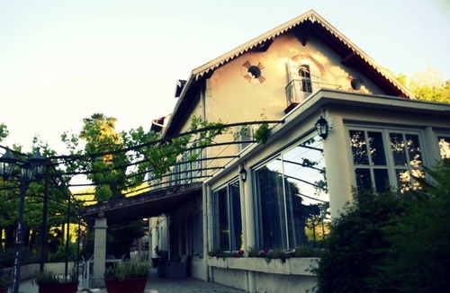 Gan House | House 6 BR, 18 beds, pool, massages, yoga, park, mountain views, serene retreat