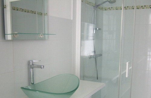 Le Grand-Village-Plage House | house 6 people, close to the beach, swimming pool shared by two apartments