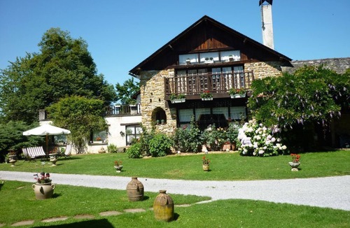 Haut-de-Bosdarros House | House, character cottage, 16p, countryside, swimming pool. atlantic pyrenees 64