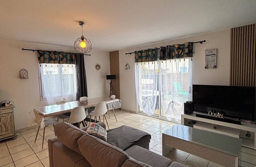 Etaules House | House close to the beach
