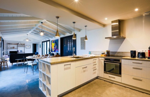 Le Bois-Plage-en-Re House | House for 10, pool, in the heart of the Ile de Ré