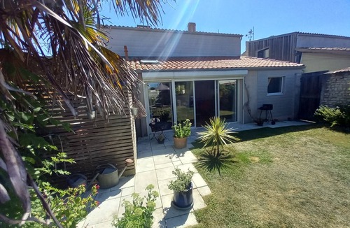 Aytre House | House