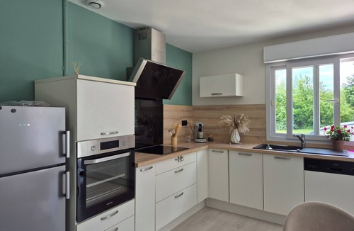 La Chapelle Montbrandeix House | House with swimming pool, pets welcome. 3300-metre fenced park