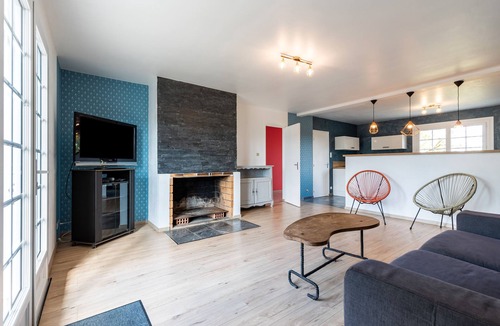 Les Salles-De-Castillon House | House in the Heart of the Vineyards