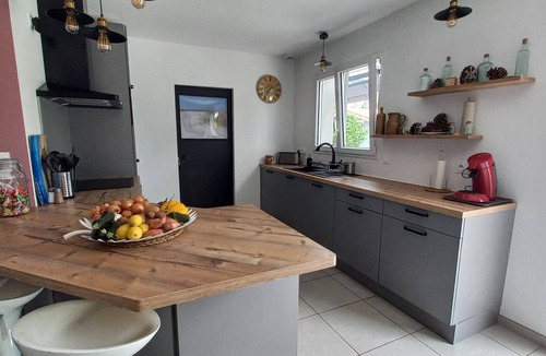 Escource House | House in Escource with Garden and Forest Access