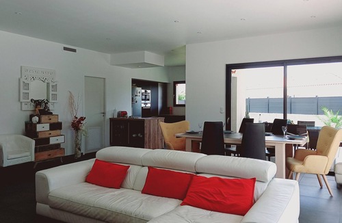 Margaux-Cantenac House | House in Margaux with Saltwater Pool & Vineyards