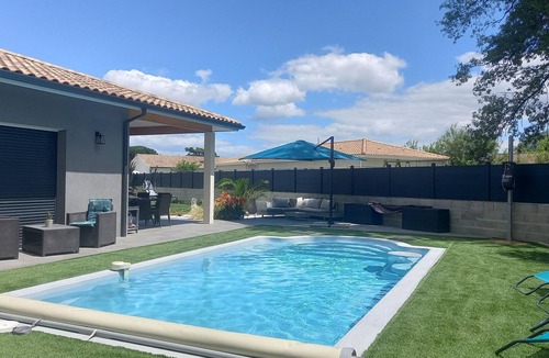 Margaux-Cantenac House | House in Margaux with Saltwater Pool & Vineyards
