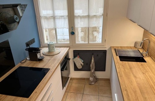 Saint-Martin-de-Re House | House in the heart of St Martin de Ré outside and garage 6 people 3 bedrooms