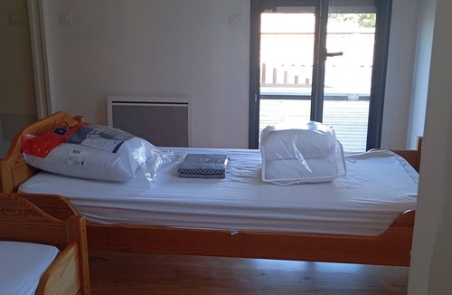 Leon Cabin | House located 15 minutes from the beach by car and 5 minutes by bike to the lake