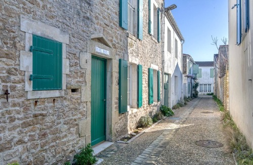 Sainte-Marie-de-Re Apartment | House MACEDOCY .