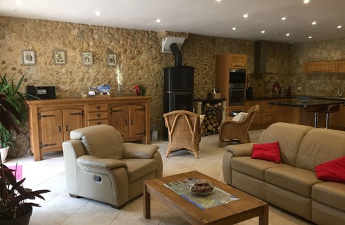 Pressignac-Vicq Villa | House of CHARACTER, PRIVATE SWIMMING POOL, TERRACE and enclosed garden, in a quiet area