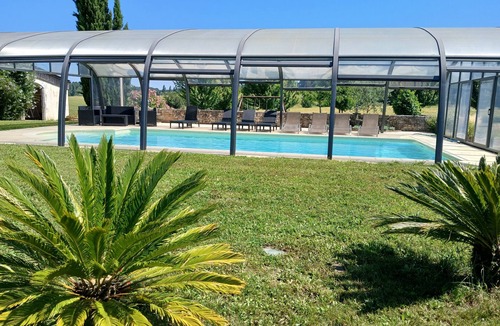 Sainte-Sabine-Born House | House of 175m², private pool, heated with high shelter and garden of 5000m²