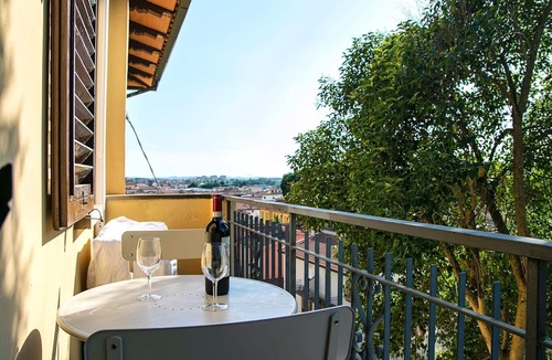 Montelupo Fiorentino Apartment | House of Arts apartments ♥