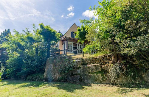 Vezac Villa | House rental w/pool, Jacuzzi, sauna in the Périgord Noir, 5 km away from Sarlat
