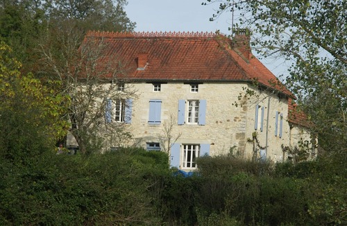 Saint-Aubin-de-Nabirat Villa | House with pool and garden.