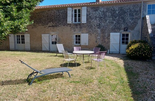La Remigeasse House | House with enclosed garden adjacent cycle path leading to the beach. Internet