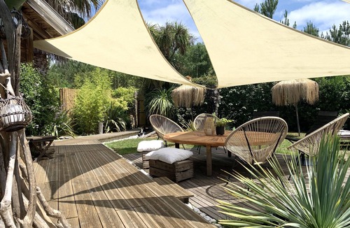 Messanges House | House with exotic cabin atmosphere, air-conditioned pool & spa