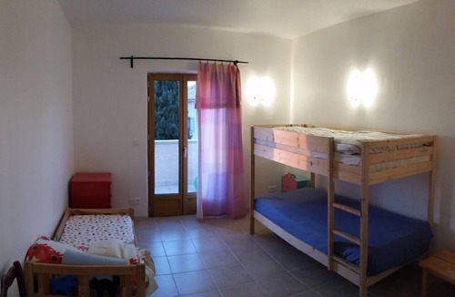 Seguret Villa | House with garden, terraces, views, comfortable in all seasons