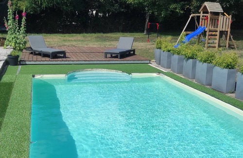 La Vallee House | House with large garden in the countryside