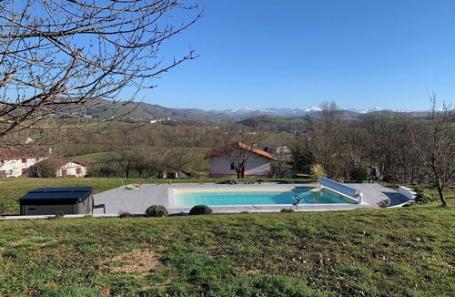 Irissarry House | House with pool/spa and views of the Basque mountains