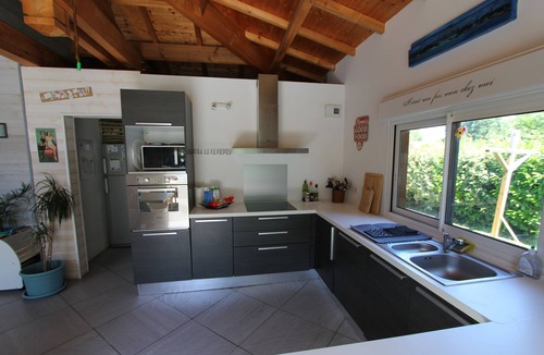 Le Porge House | House wood in peace, ocean, basin, forest. Access on foot village, bike path.