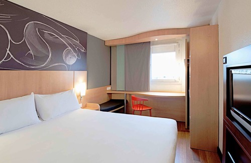 Chatellerault Hotel | ibis Chatellerault