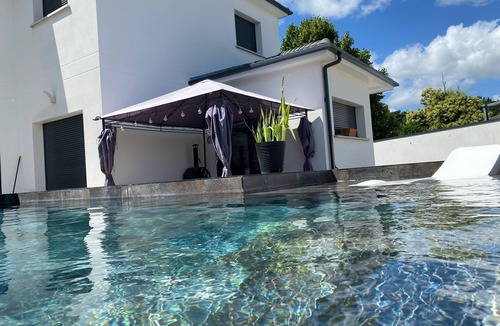 Saint-Medard-en-Jalles House | Ideal for families/Activities/Heated pool/Air conditioning/Between Bordeaux and the ocean