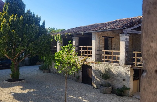 Coulonges House | Idyllic and charming 4-bedroom country manor house in peaceful Charente village.