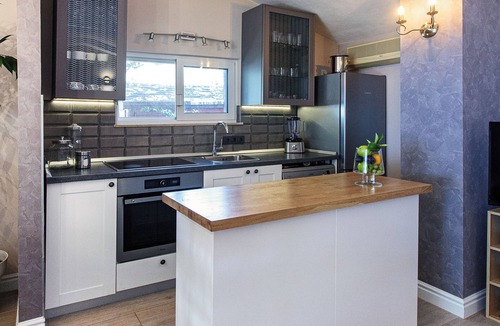 Split House | Idyllic location with stunning view located in Park forest & 100m from the sea