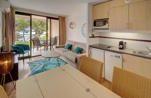 La Croix des Gardes Apartment | IMMOGROOM - 2 Rooms - Renovated - Pool - Air conditioning - Parking - Wifi