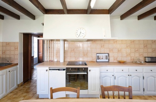 Creon-dArmagnac House | In a Wing of an Old Manor House