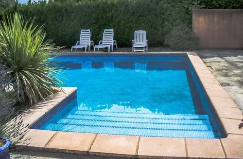 Courthezon House | In Courthézon near Avignon, vacation villa, fenced pool and lovely grounds.