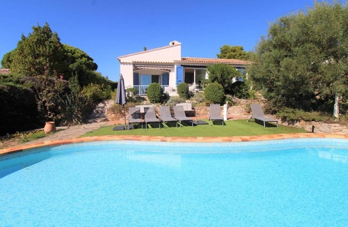 Grimaud House | In Grimaud, sea view villa with pool, for 8 people